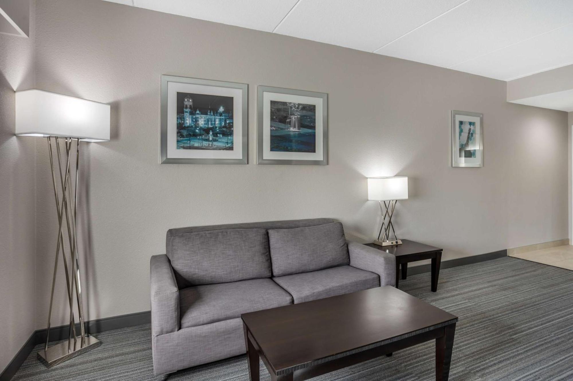 Best Western Plus Wilkes Barre-Scranton Airport Hotel Pittston Exterior foto